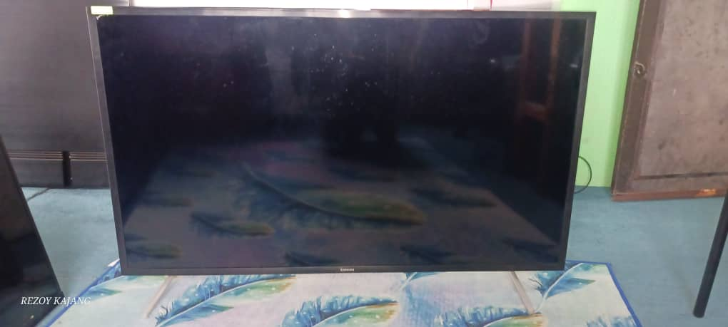 Samsung 43" LED TV (Model-UA43T6000AK)